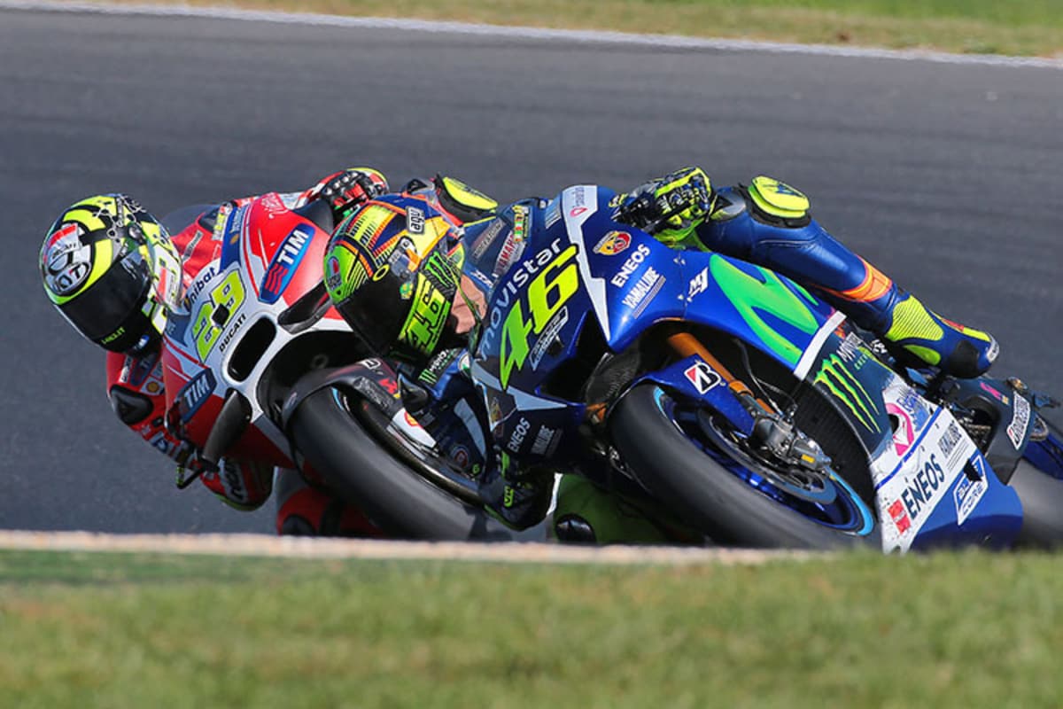 Andrea Iannone besiegte Rossi auf Phillip Island im direkten Zweikampf
