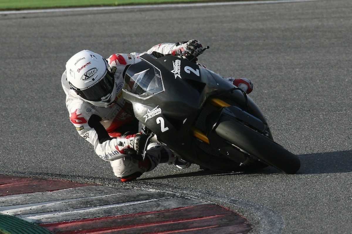 Christian Iddon mit der BB3 in mattschwarz