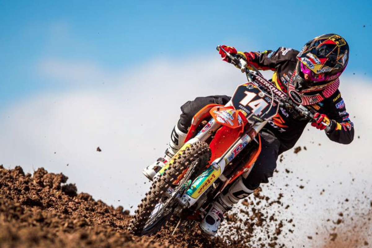 Henry Jacobi biss in Ernée sprichwörtlich in den Lenker