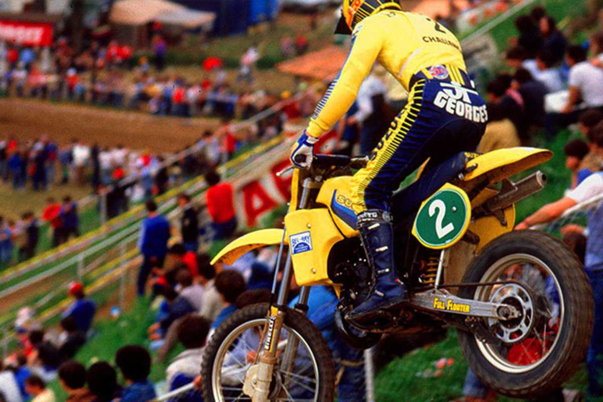 Georges Jobé mit der von Suzuki entwickelten 'Full Floater'- Zentralfederung