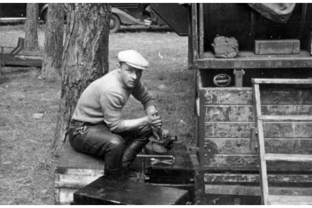 MZ-Ingenieur Walter Kaaden 1956 in Hockenheim   