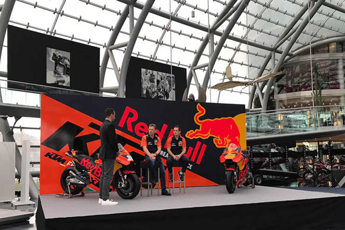 Auch Mike Leitner und Mika Kallio wurden auf die Bühne gebeten