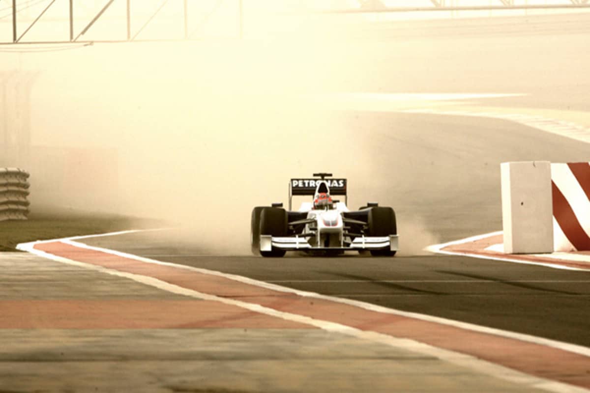 Der damalige Sauber-Fahrer Robert Kubica beim Sandstrahlen 2009
