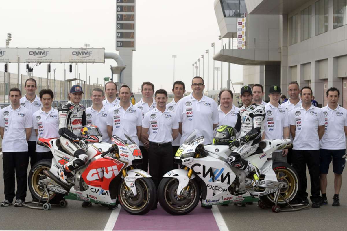 Das LCR-Team beim Nachttest in Katar vor zwei Wochen