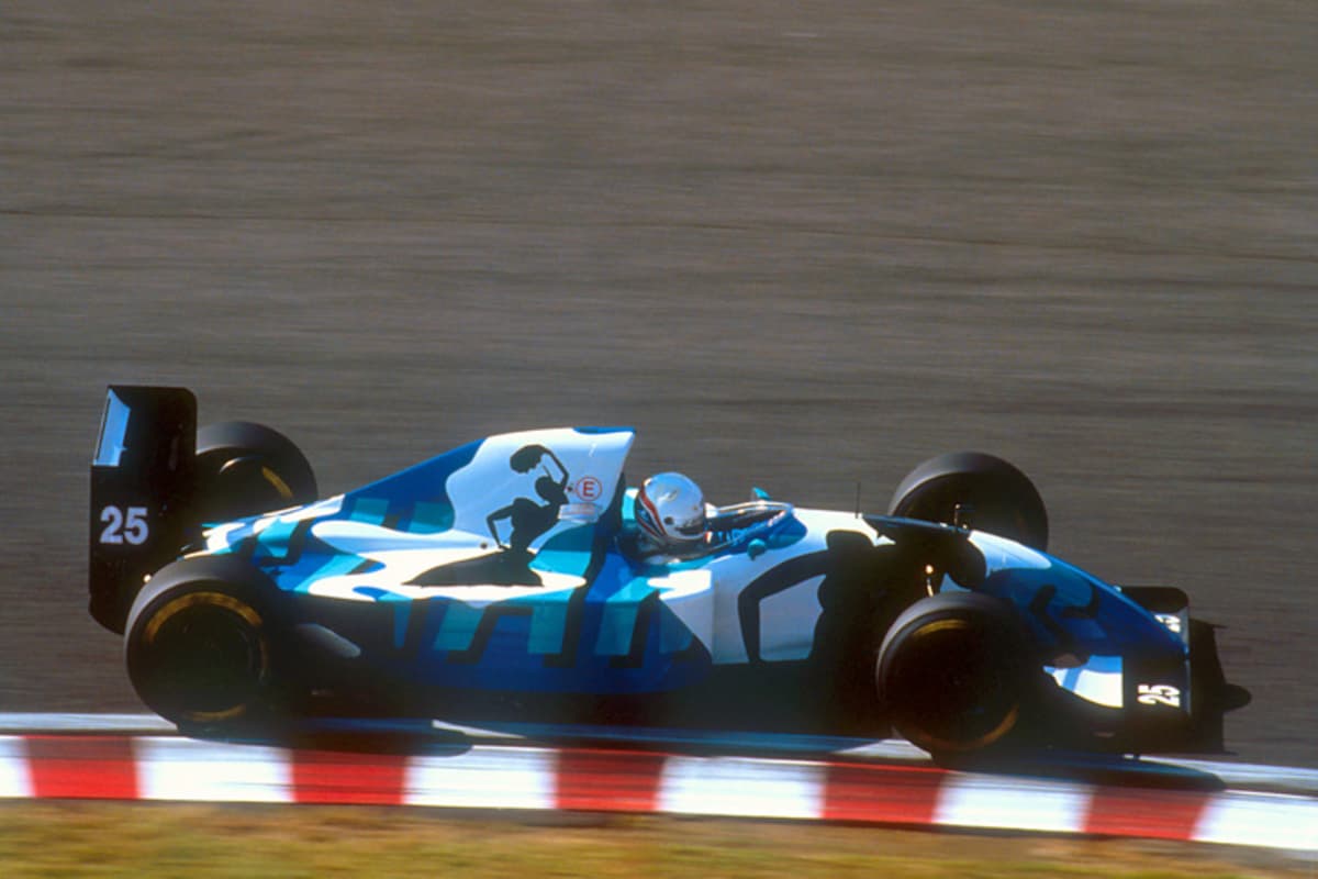 Martin Brundles Ligier JS39-Renault im Hugo-Pratt-Design