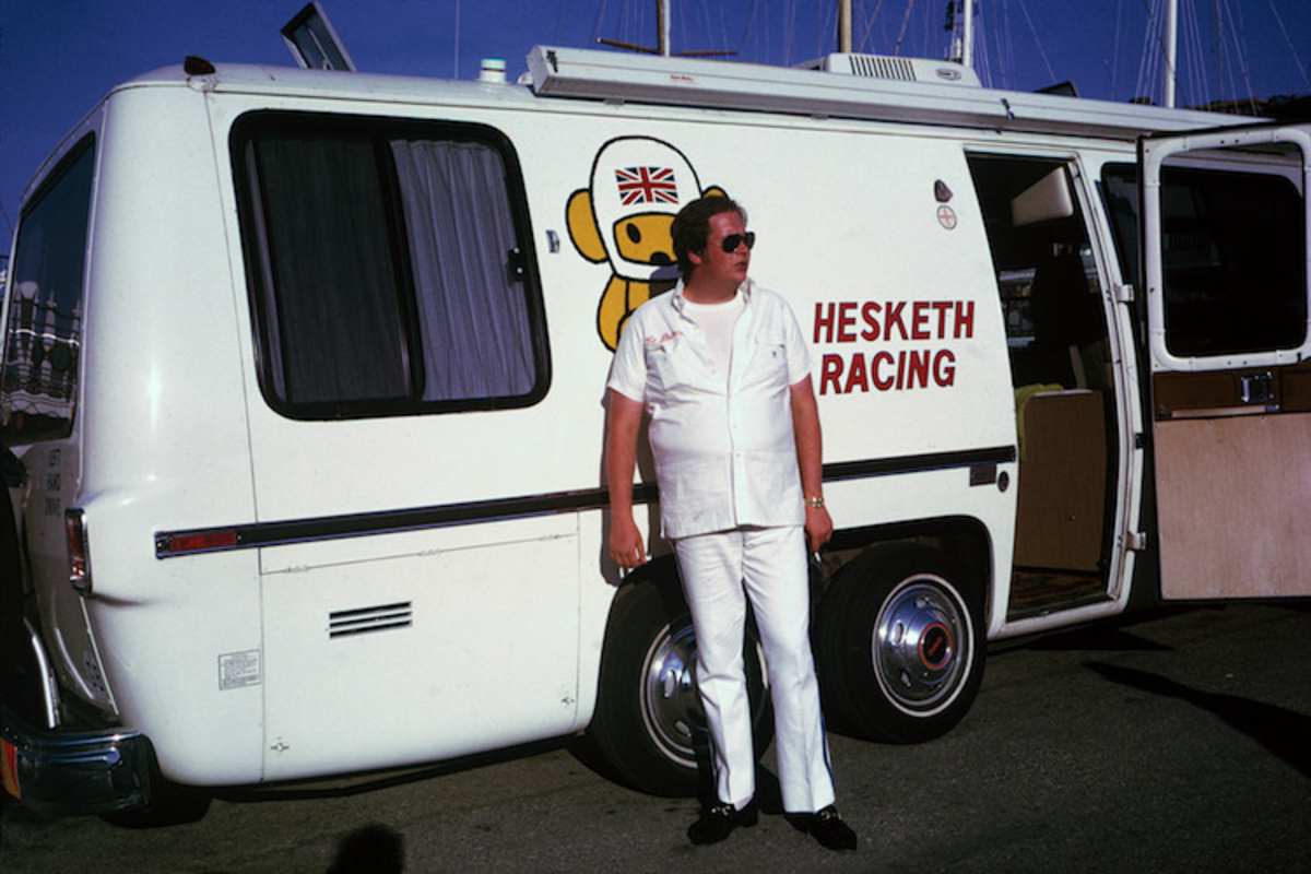 Lord Hesketh band sich einen Bären auf