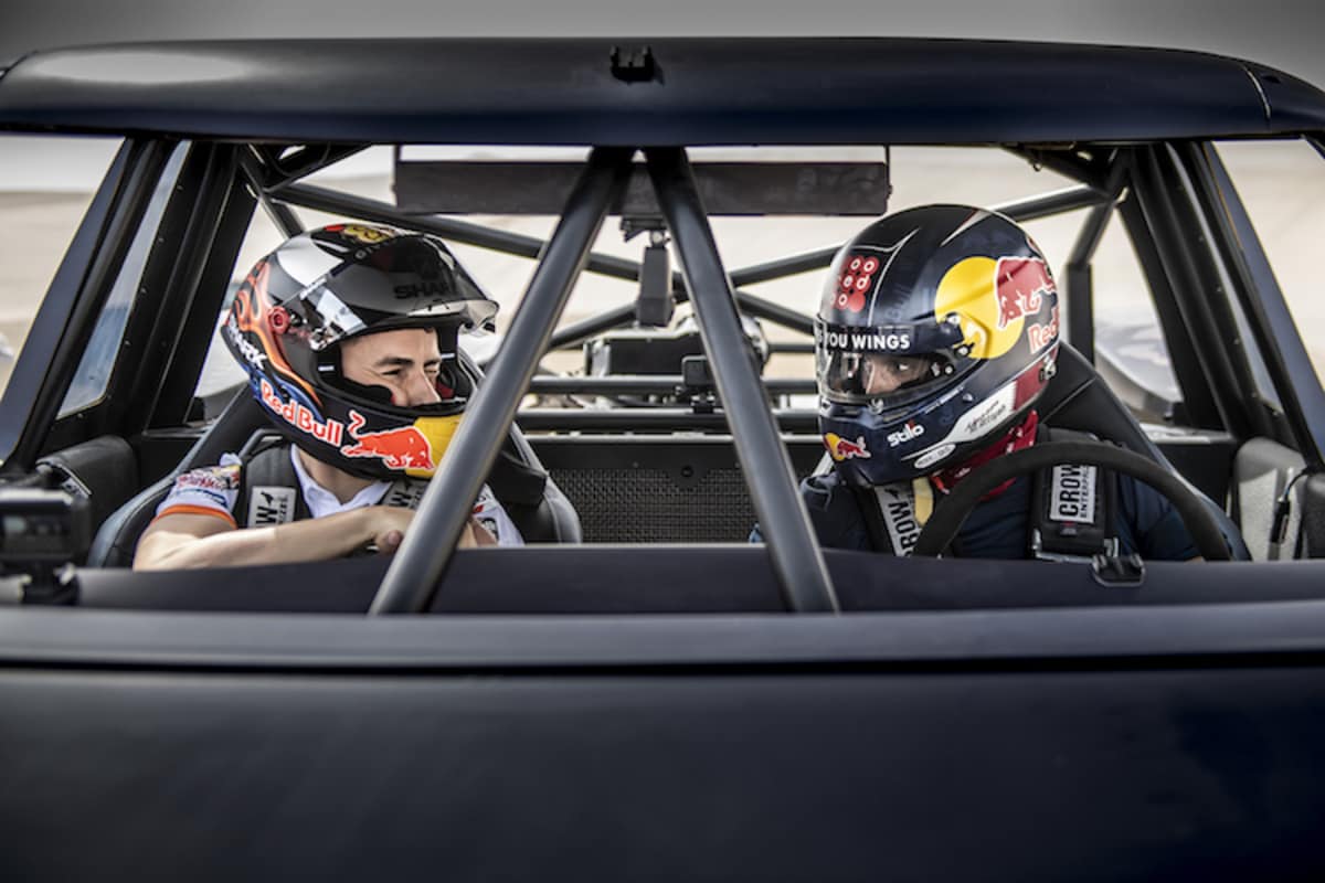 Spass im Sand: Nasser Al Attiyah und Jorge Lorenzo 