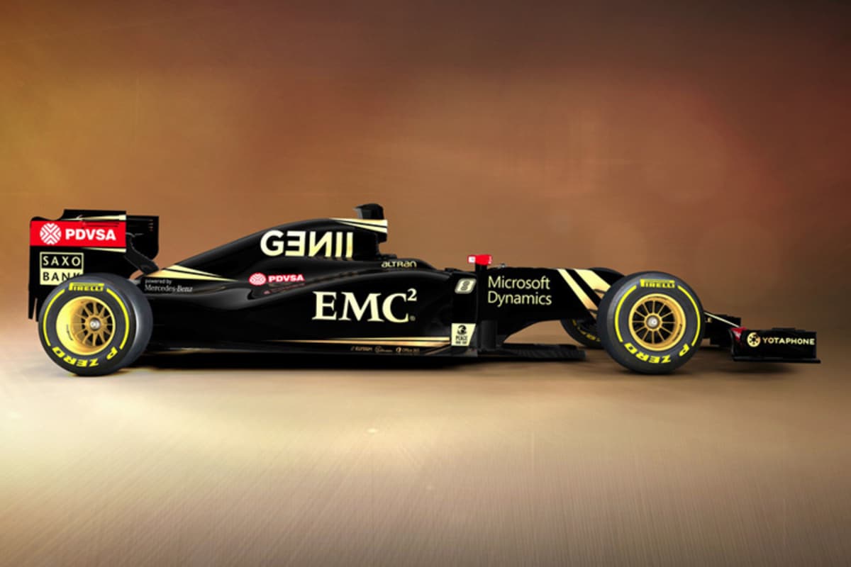 Im Heck steckt erstmals bei einem Rennwagen aus Enstone ein Mercedes-Motor