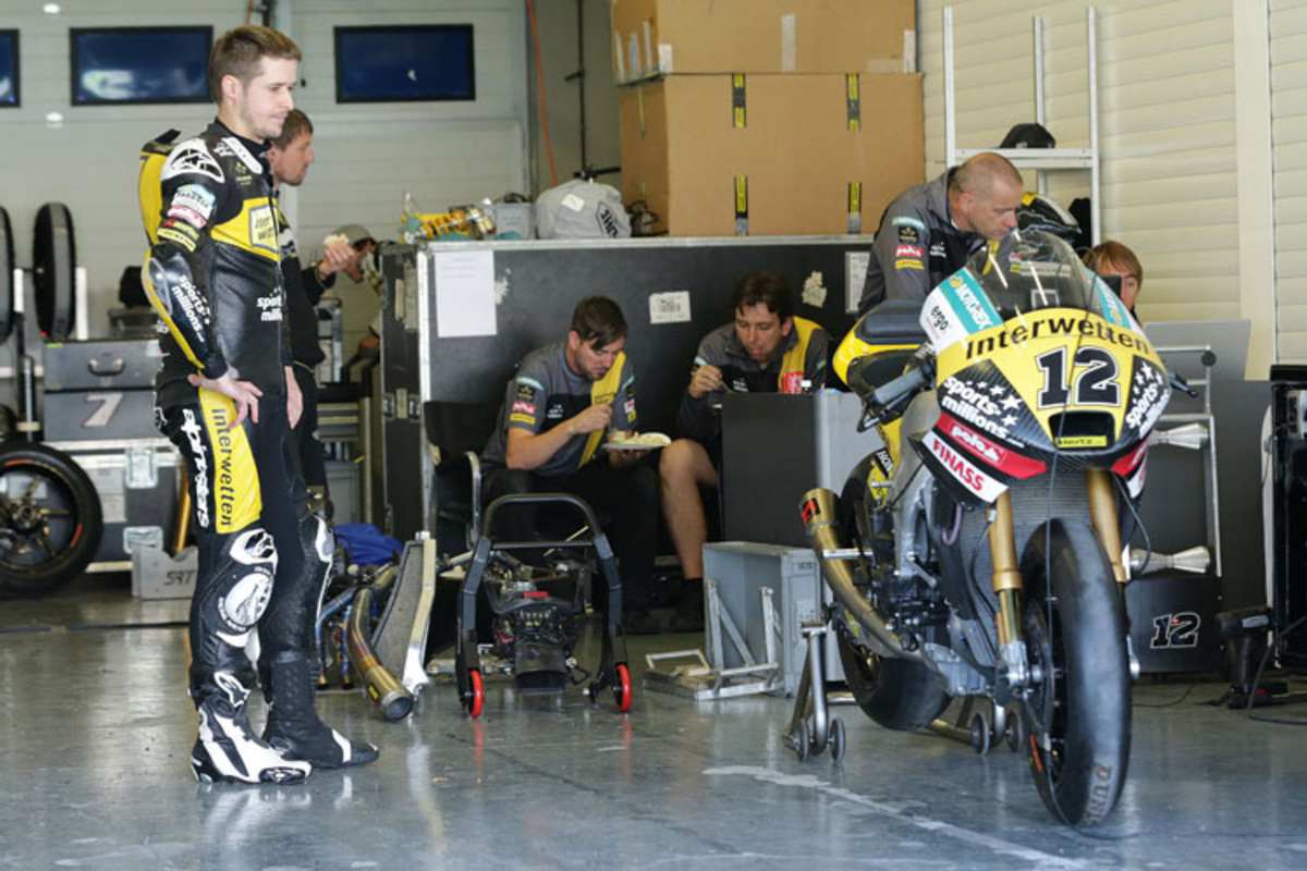Moto2-Box von Tom Lüthi beim Jerez-Test: Was kommt nach den Honda-Einheitsmotoren?