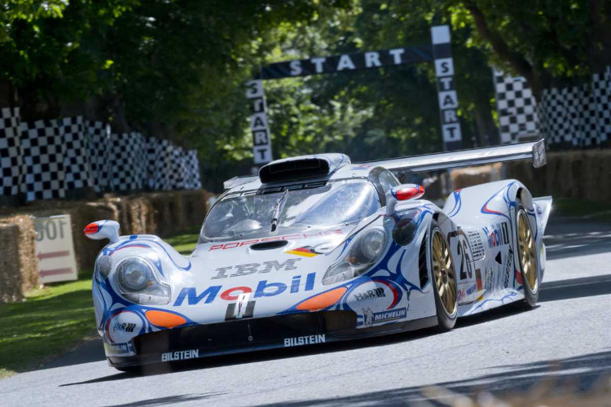 Porsche 911 GT1-98 in Goodwood