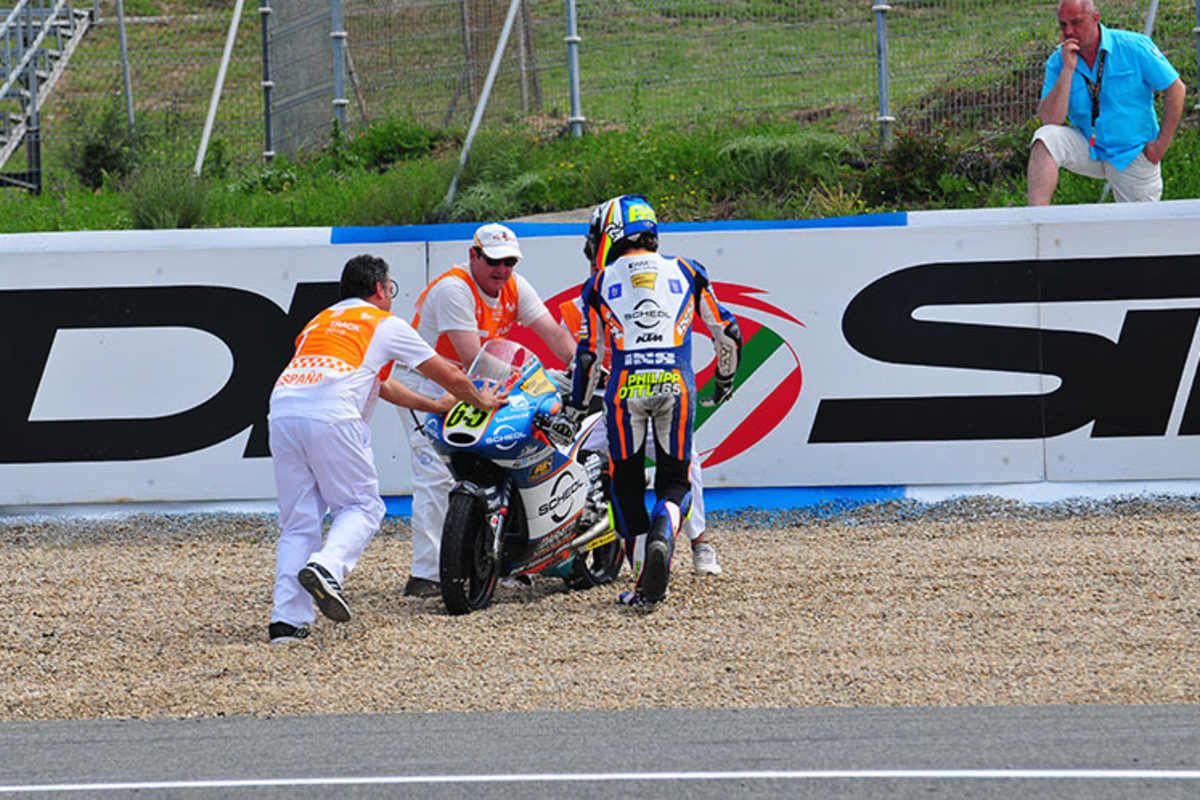 Mit Hilfe der Streckenposten konnte er die Box ansteuern