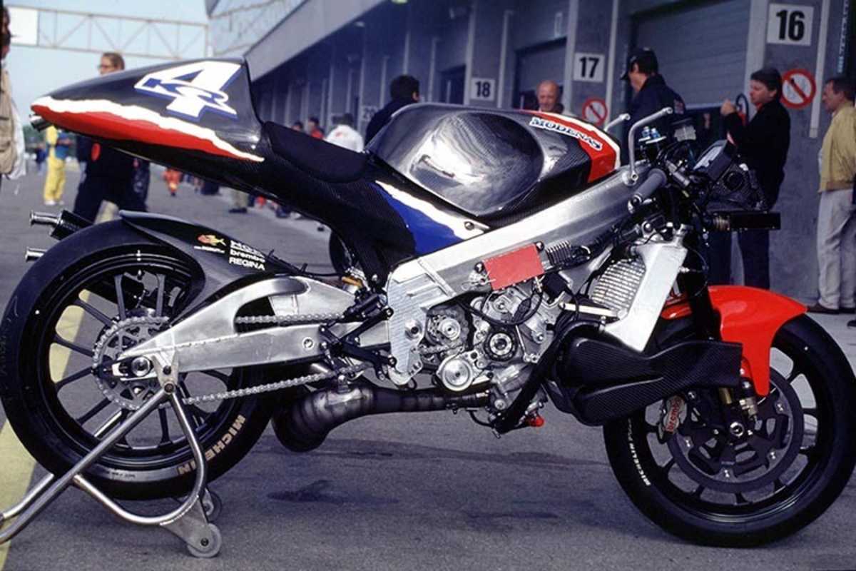 Die Modenas-500-ccm-Dreizylinder