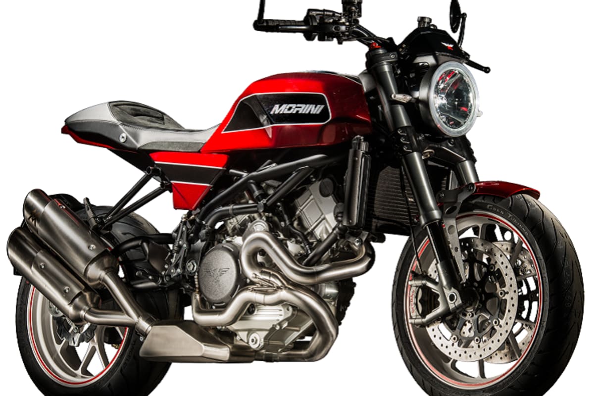 Das Stadtmotorrad Milano zitiert in Farbgebung und Tankdesign die 3 1/2 von 1969 