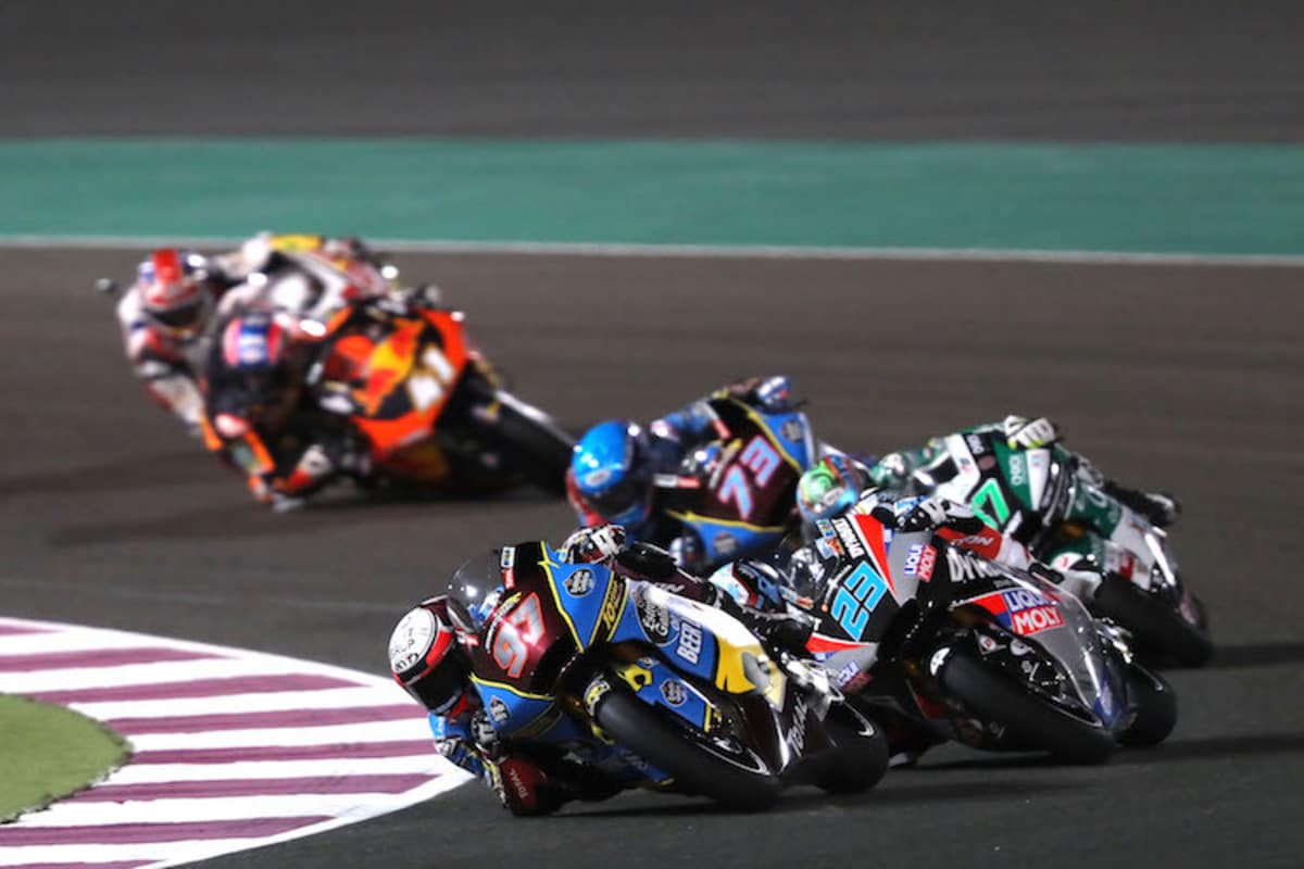 Kampf um jeden Meter in der Moto2