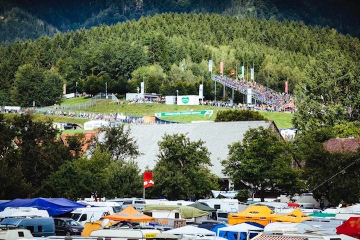 Echte Biker schlafen unter freiem Himmel – auf einem der zahlreichen Campingplätze rund um den Red Bull Ring