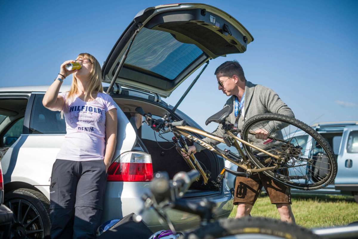 Gute Lösung: Mit Park & Ride auf zwei Rädern zur Rennstrecke
