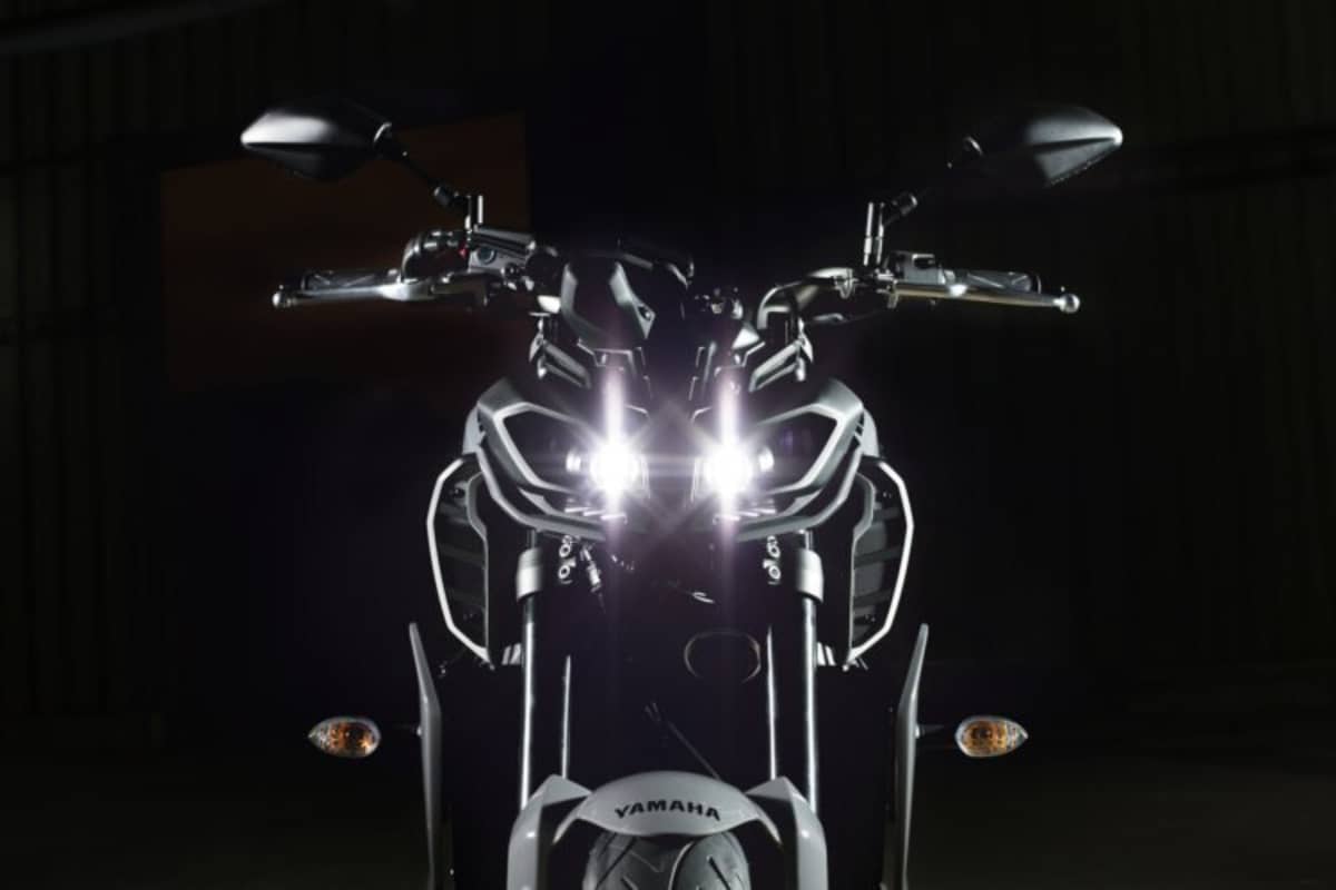 Böse sieht sie aus, dabei ist die MT-09 ein schön zu fahrendes Motorrad mit Fahrspass-Garantie