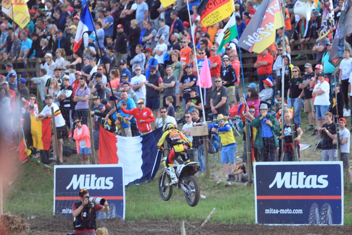 Max Nagl vor der Fankulisse im Talkessel