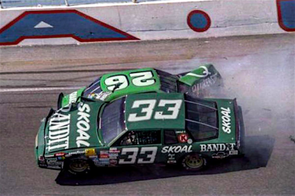 Grüne NASCAR-Renner, das konnte ja nicht gutgehen!