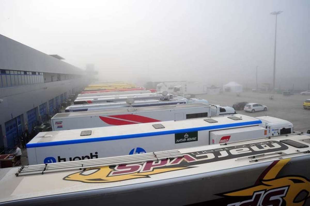 Das Fahrerlager in Jerez: Die Teams brauchten Geduld