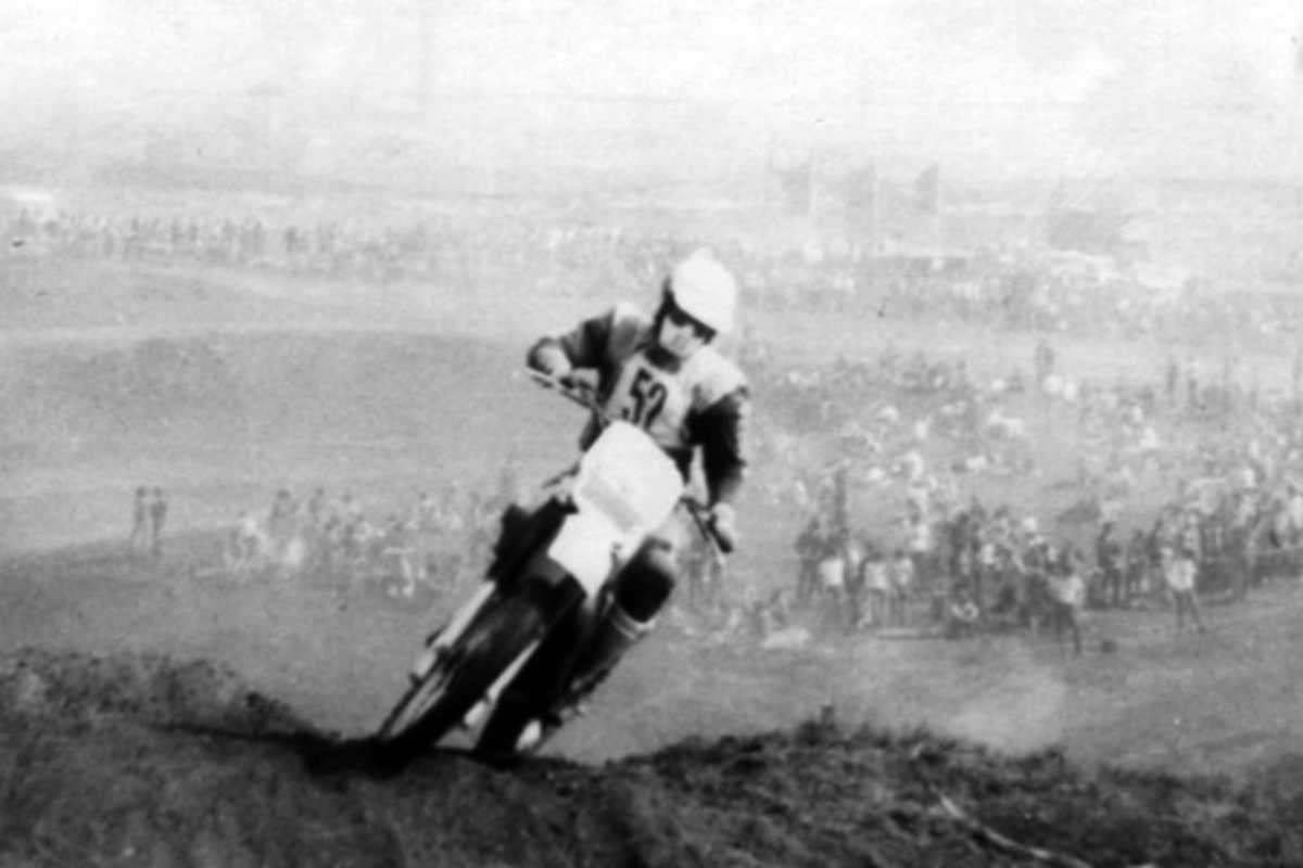 Der Ungar Kornel Nemeth (sen.) im Talkessel Anfang der 1980er Jahre. Das Infield des Talkessels im Hintergrund war damals noch Zuschauerbereich