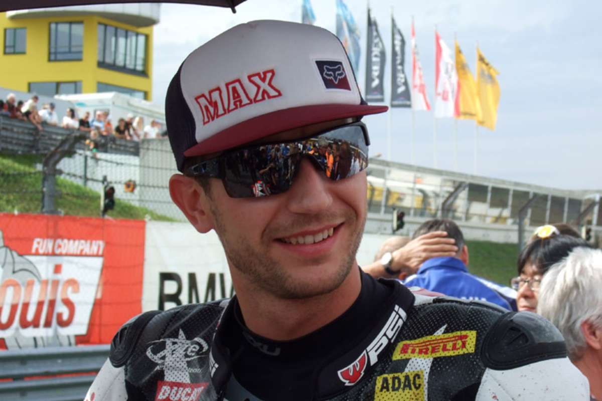 Max Neukirchner mit Hertrampfs Hilfe auf dem Sachsenring