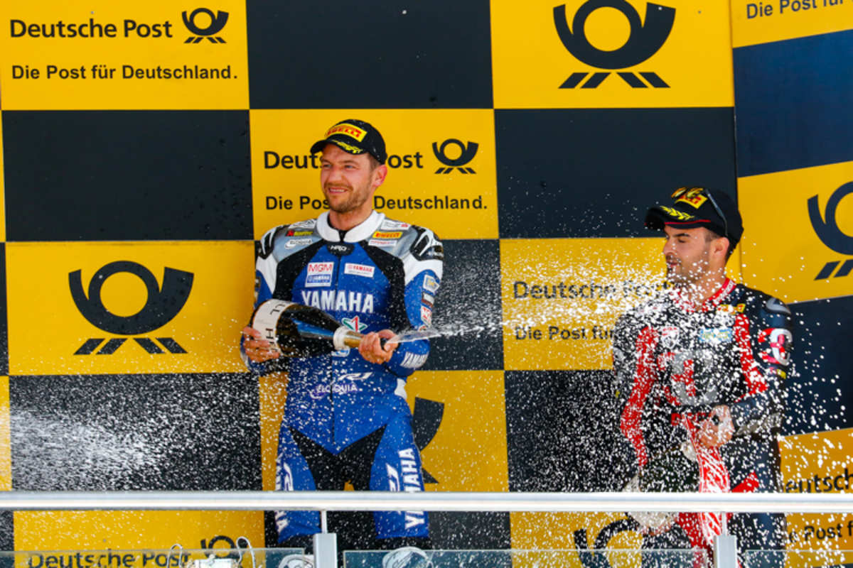 Neukirchner verpasst Forés eine Sektdusche