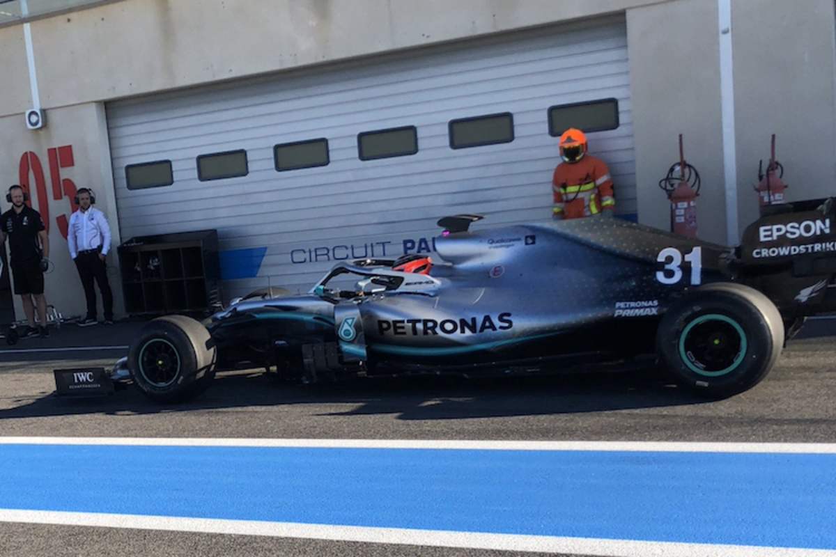 Auch Esteban Ocon war im Silberpfeil im Testeinsatz – auf 13-Zoll-Prototypen für 2020