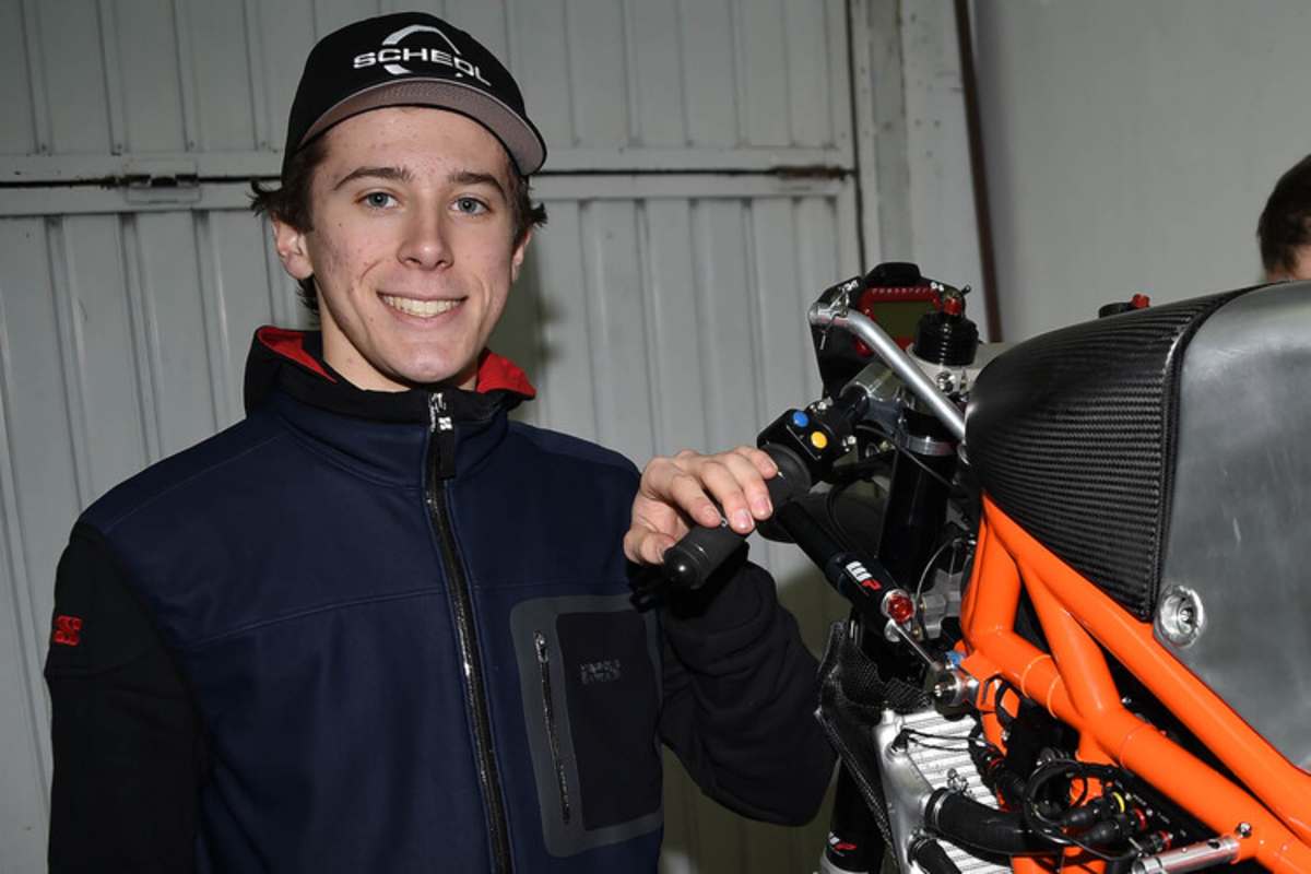 Philipp Öttl rückt wieder mit seiner Werks-KTM aus