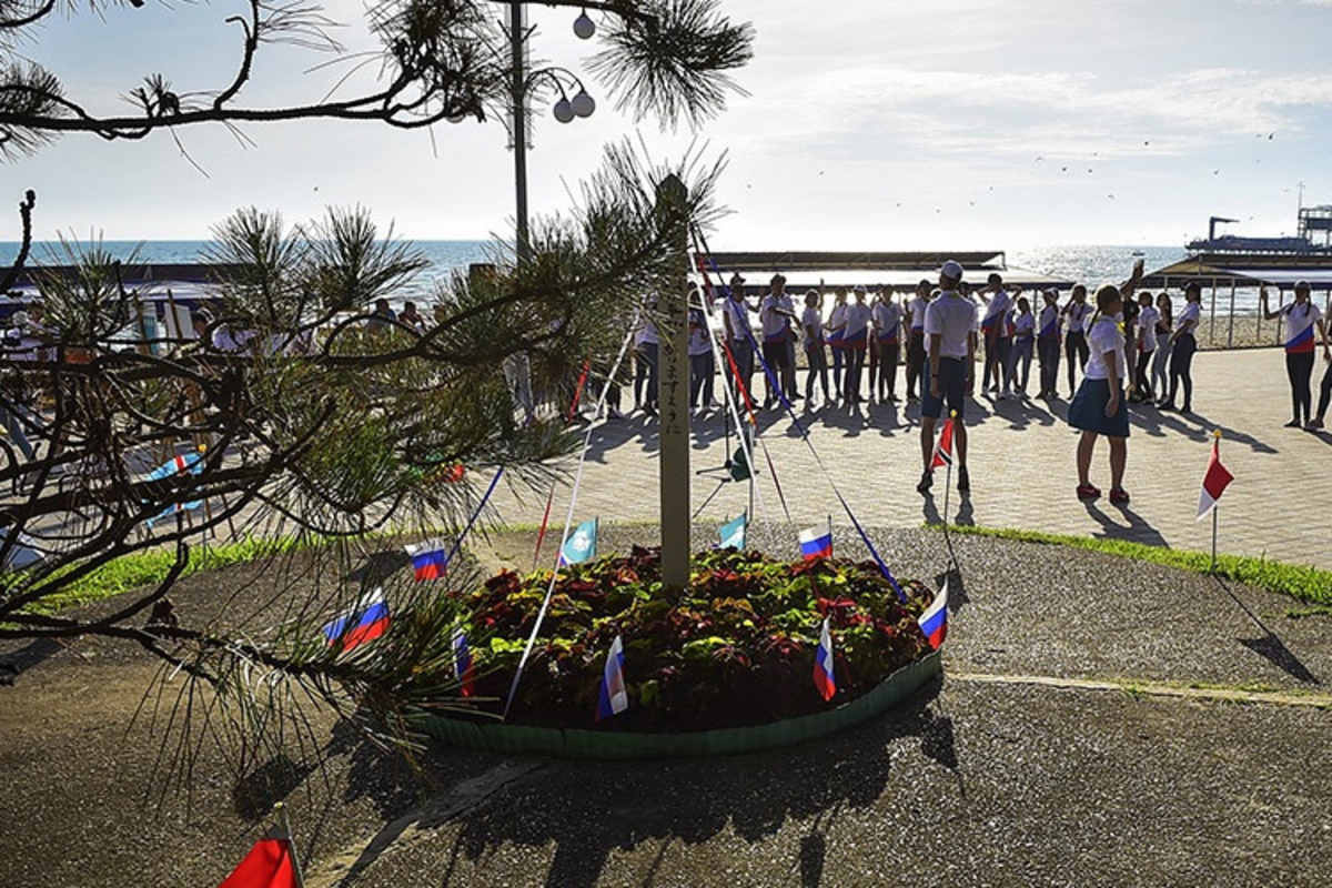Orlyonok liegt direkt am Schwarzen Meer