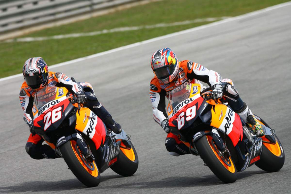 Harte Fights: Neuling Dani Pedrosa (26) bei seinem ersten MotoGP-Rennen in Jerez gegen Nicky Hayden 2006