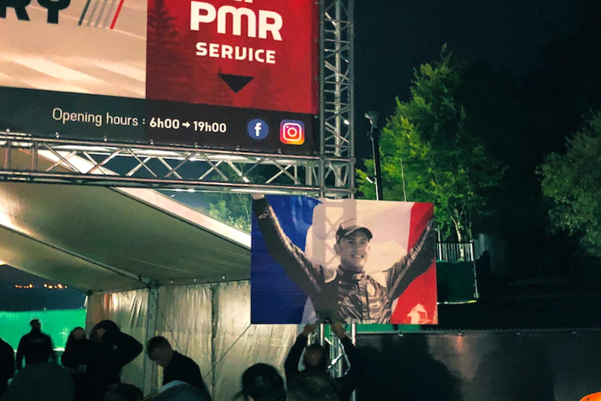 Die GP-Organisatoren in Belgien hängten Poster auf