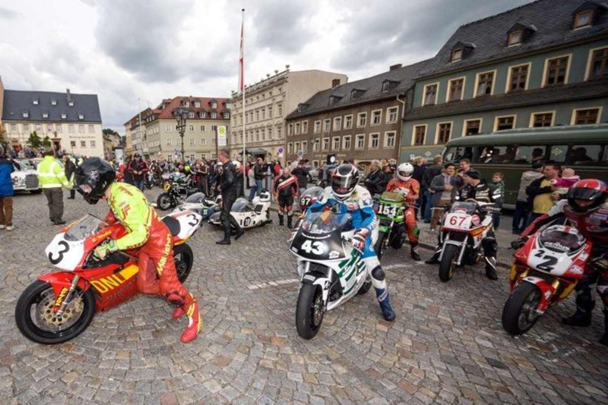 Die Piloten präsentierten sich 2014 am Rathaus in Hohenstein-Ernstthal