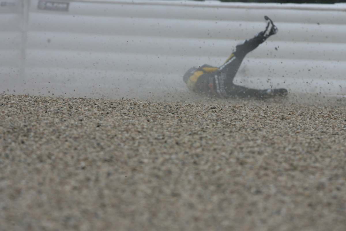 Tom Lüthi: Einschlag im Kiesbett