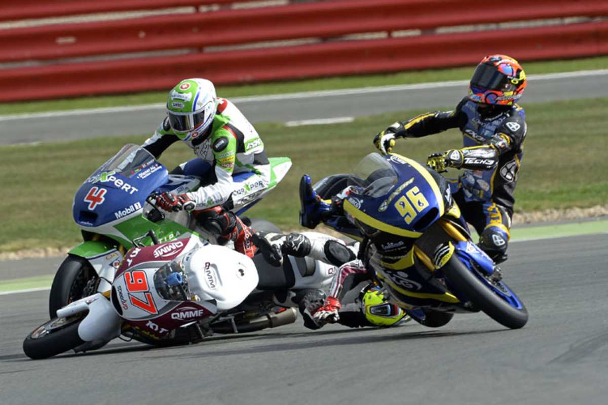 ... aber im Getümmel verliert er zwangsweise die Kontrolle über seine Suter...