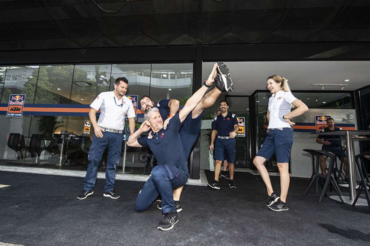 Immer zu Spässen aufgelegt: Die Artisten der Red Bull-Hospitality