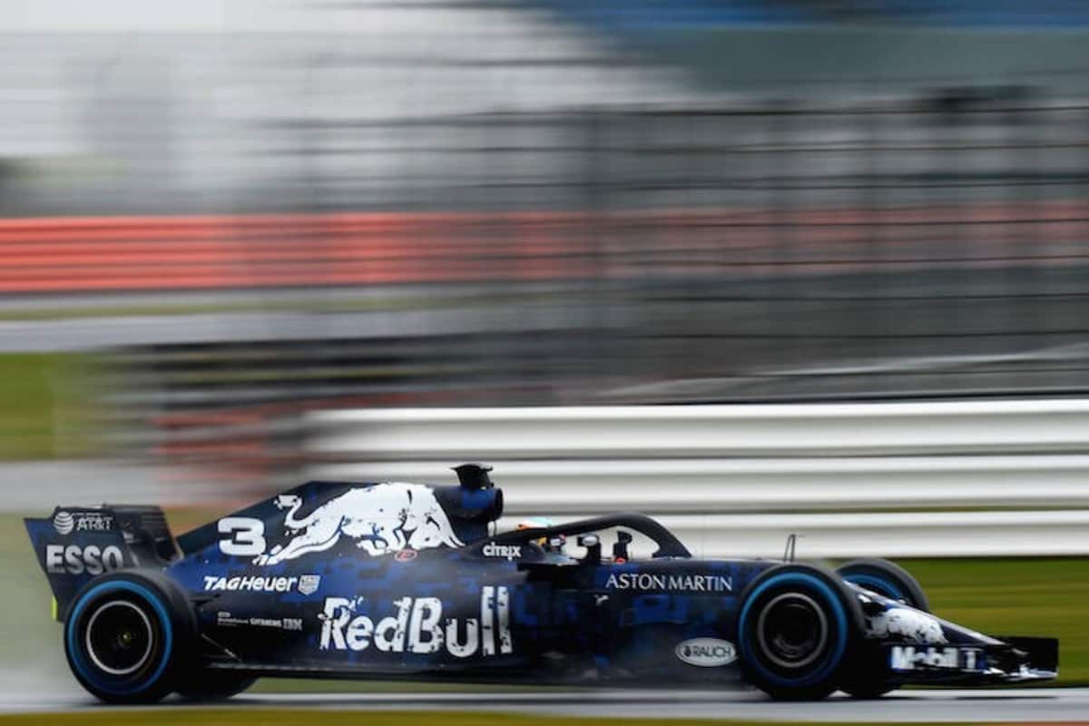 Später folgte die Test-Lackierung in Blau, Schwarz und Silber