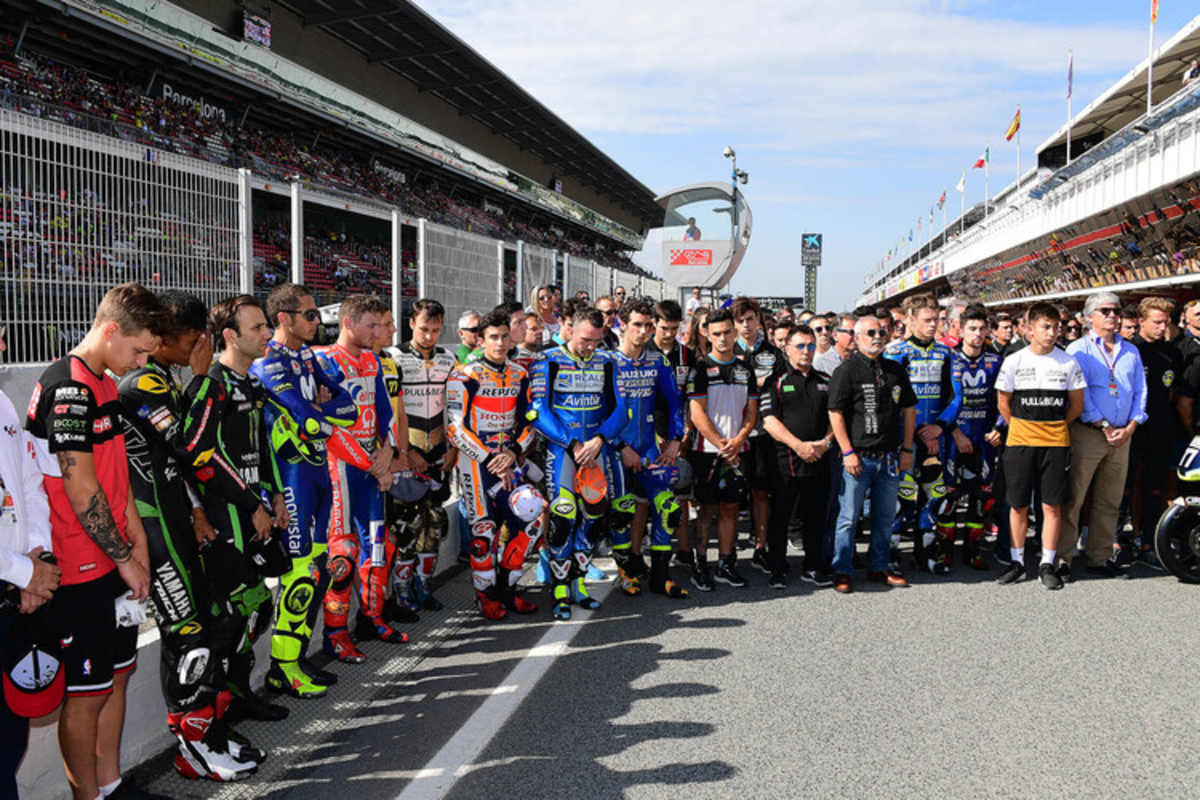Zahlreiche Piloten nahmen an der Schweigeminute teil