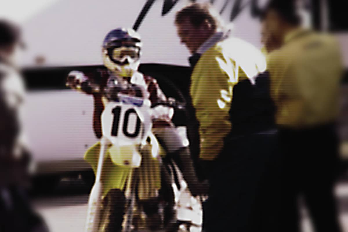 Rechts steht Bert Poensgen, der Roczen schon als Kind förderte (restauriertes Bild)