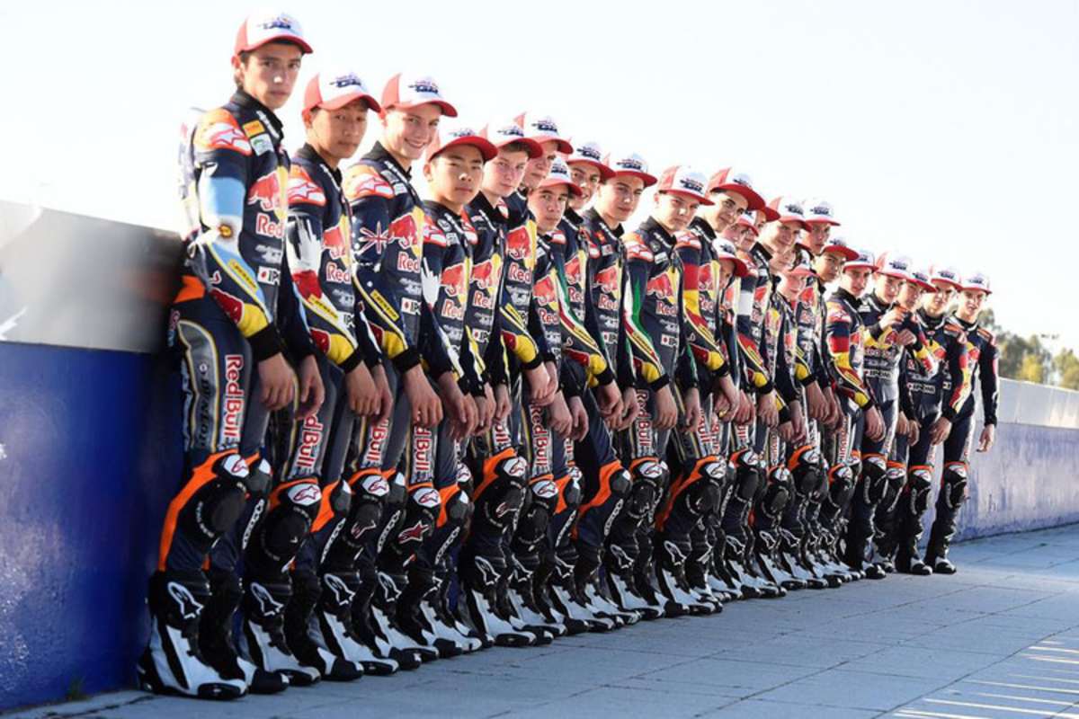 Die 24 Rookies kämpfen am 2./3. Mai in Jerez erstmals um Punkte