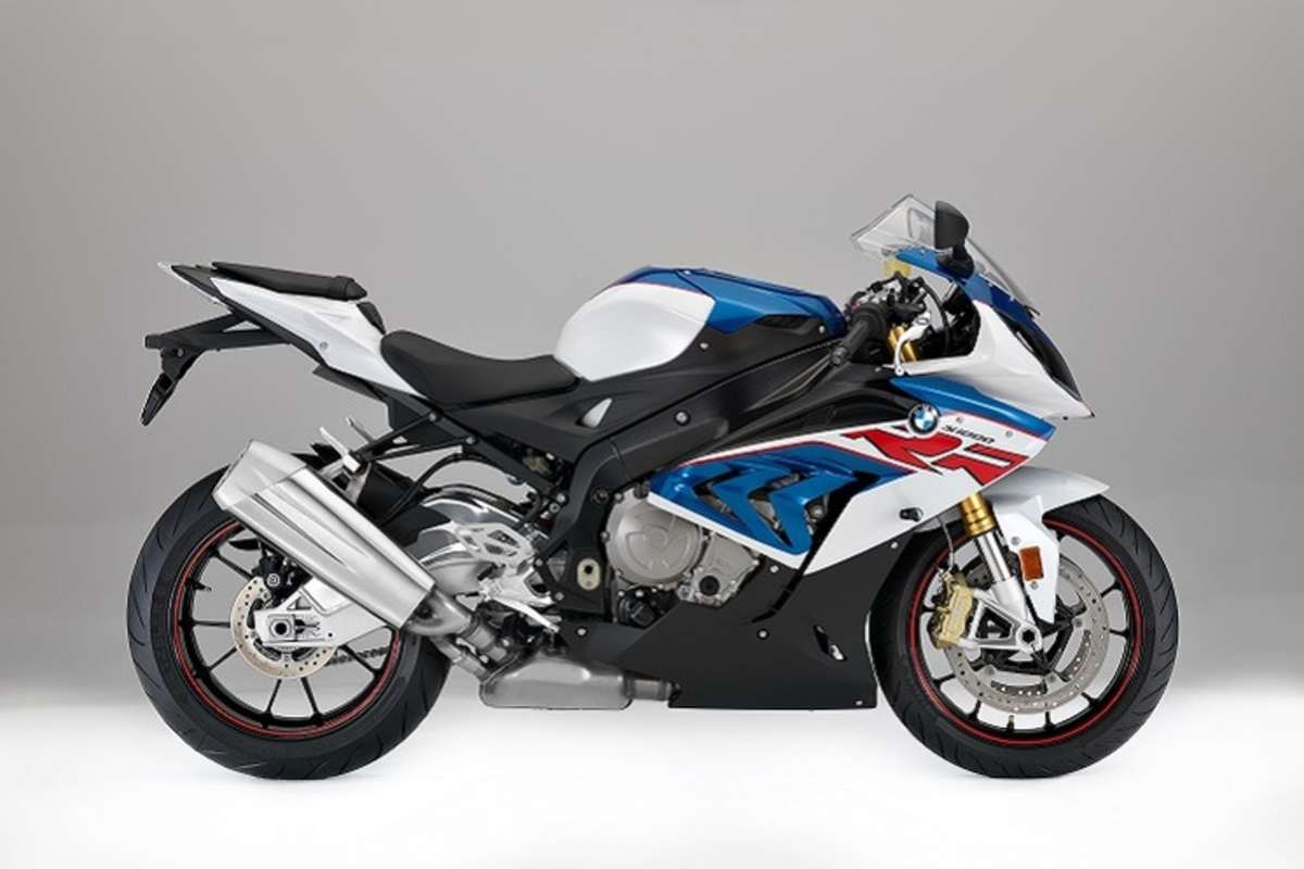 Die bisherige S 1000 RR: Unglaublich, dass dieses zehnjährige Supersportmotorrad weiterhin Vergleichstests gewinnt!