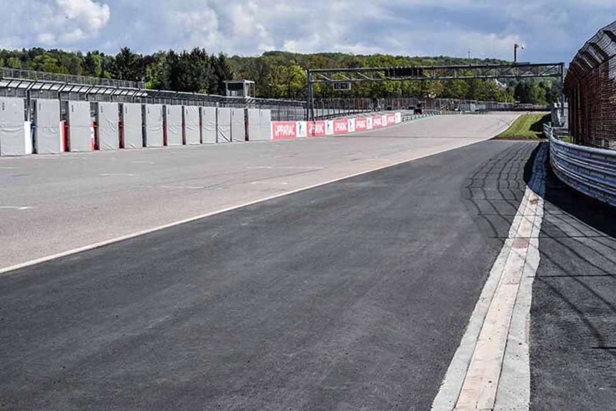 So sieht der Blick vom Startplatz Richtung Turn 1 jetzt aus