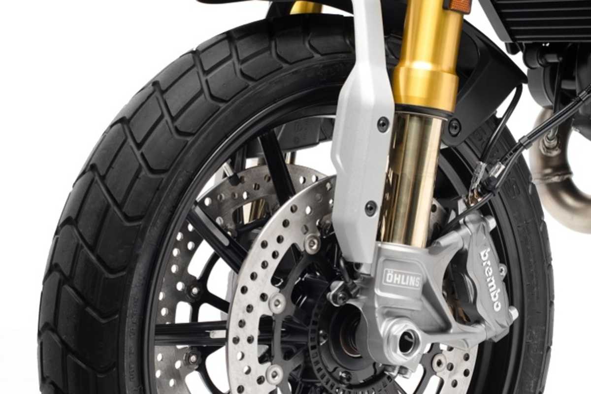Edelteile: Radialzangen von Brembo, Öhlins-USD-Gabel