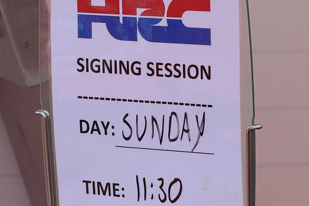 Autogrammstunde mit WM-Leader Tim Gajser