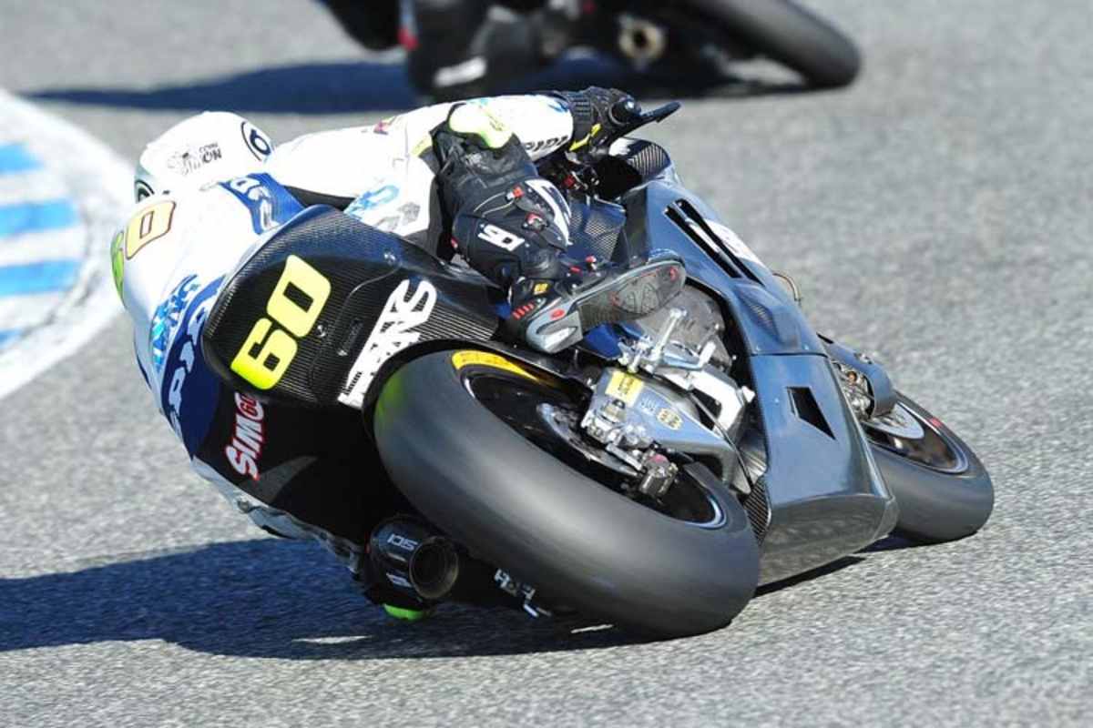 …wie auch in einer Linkskurve beim Jerez-Test