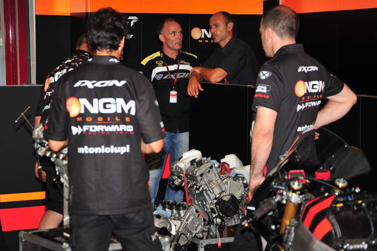 Mugello-GP 2012: Eskil Suter (im Hintergrund) neben Dirk Debus bei Forward