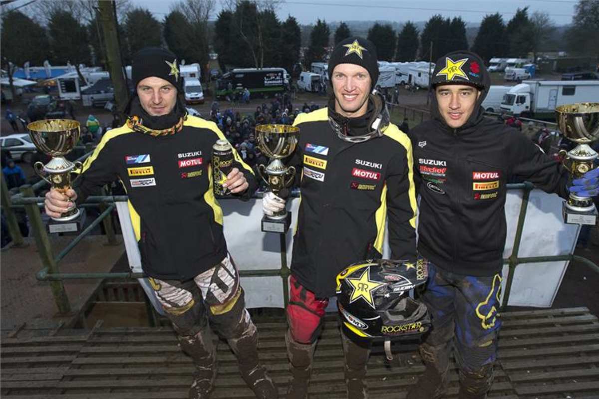 Das siegreiche Suzuki-Werksteam (v.l.n.r.): Clement Desalle, Kevin Strijbos und Glenn Coldenhoff