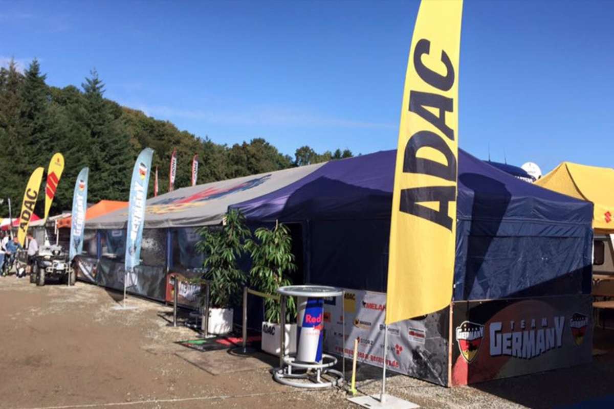 Der Teamtruck der deutschen Nationalmannschaft in Ernée