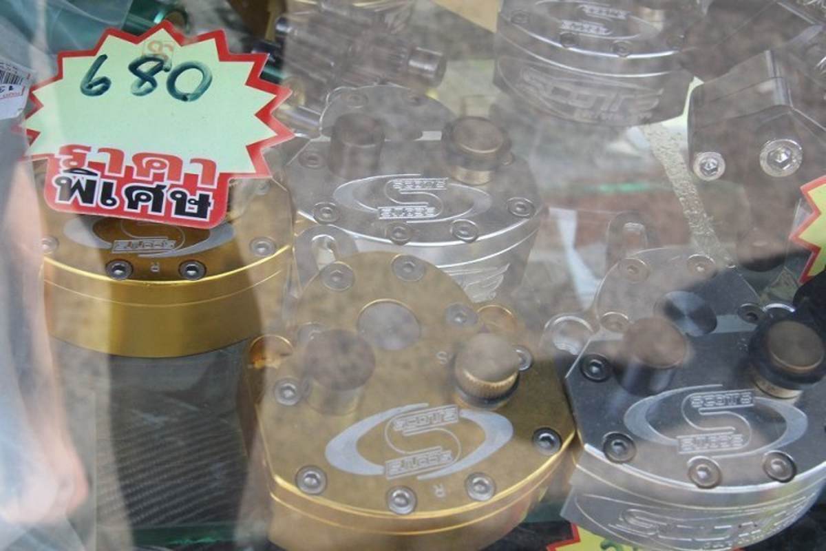 Kann ja auch fast nicht sein: Scott-Lenkungsdämpfer für 20 Euro, wenn auch ohne Anbaukit