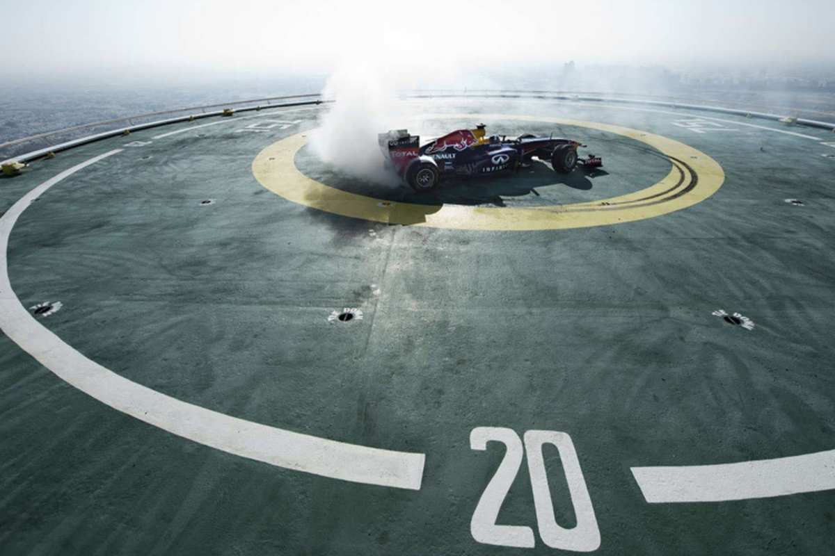 David Coulthard hoch über Dubai